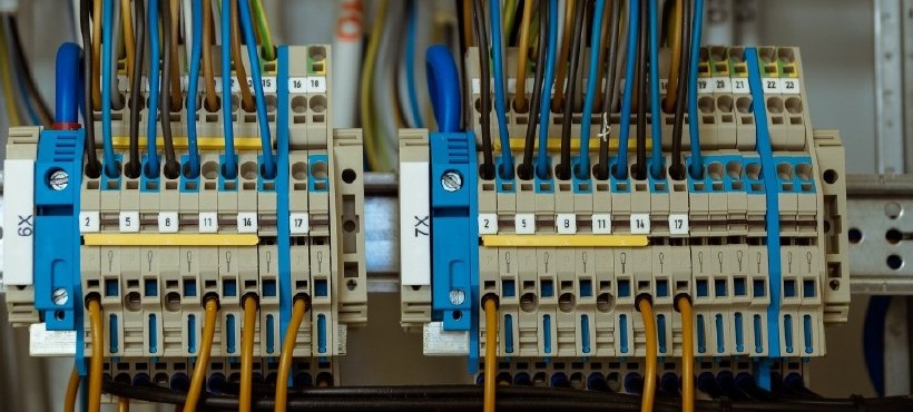 Электромонтажные работы. Слайд 1